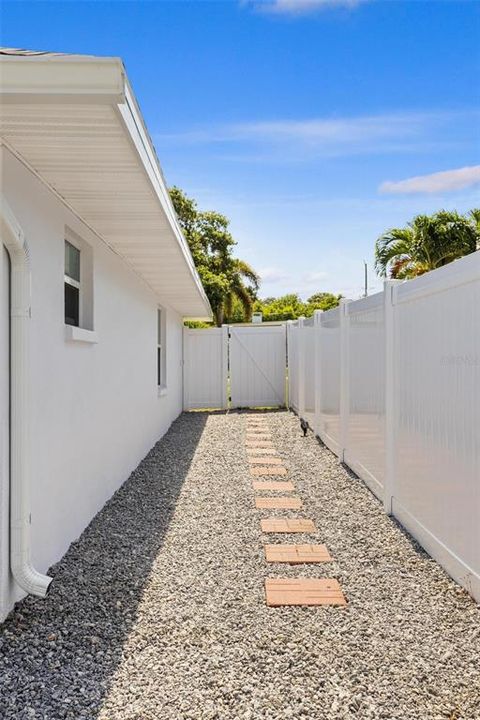 En Venta: $649,900 (3 camas, 2 baños, 1605 Pies cuadrados)