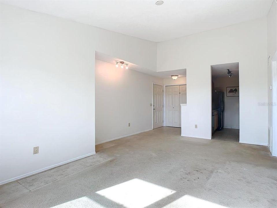 For Sale: $144,000 (1 beds, 1 baths, 630 Square Feet)