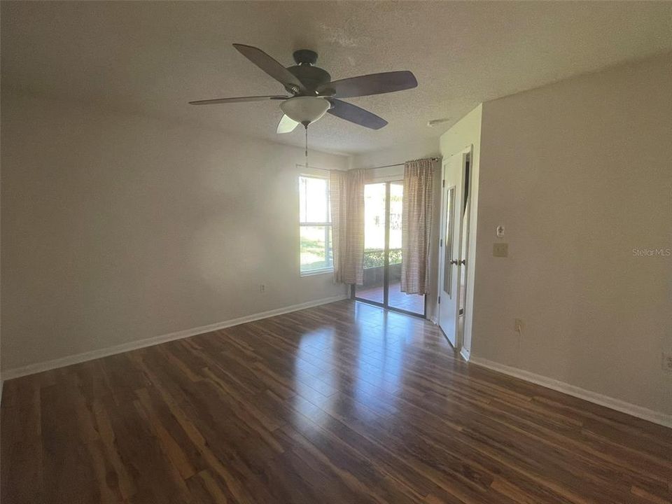 For Rent: $1,700 (2 beds, 2 baths, 917 Square Feet)