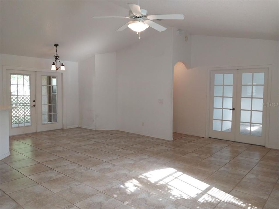 For Rent: $2,000 (3 beds, 2 baths, 1541 Square Feet)