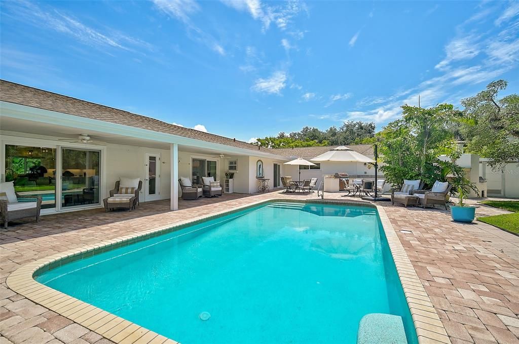 Fabulous Pool & Outdoor Space