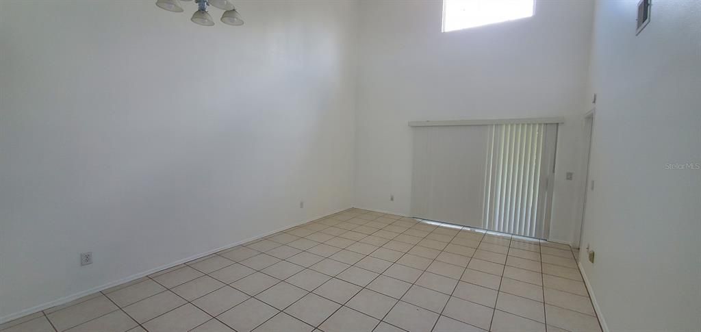 For Rent: $2,100 (3 beds, 2 baths, 1378 Square Feet)