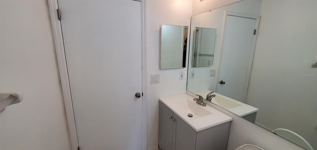 For Rent: $2,100 (3 beds, 2 baths, 1378 Square Feet)