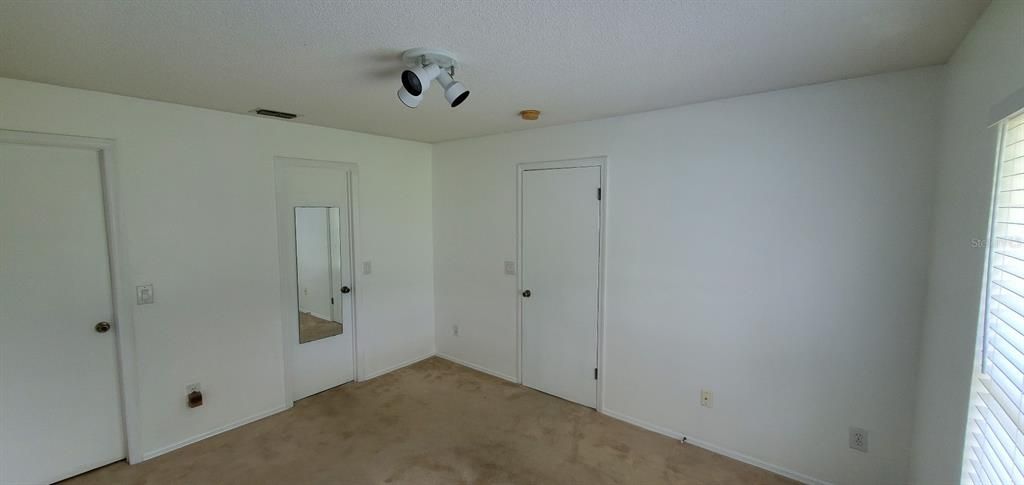 For Rent: $2,100 (3 beds, 2 baths, 1378 Square Feet)