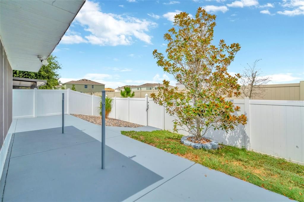 Active With Contract: $349,900 (3 beds, 2 baths, 1158 Square Feet)