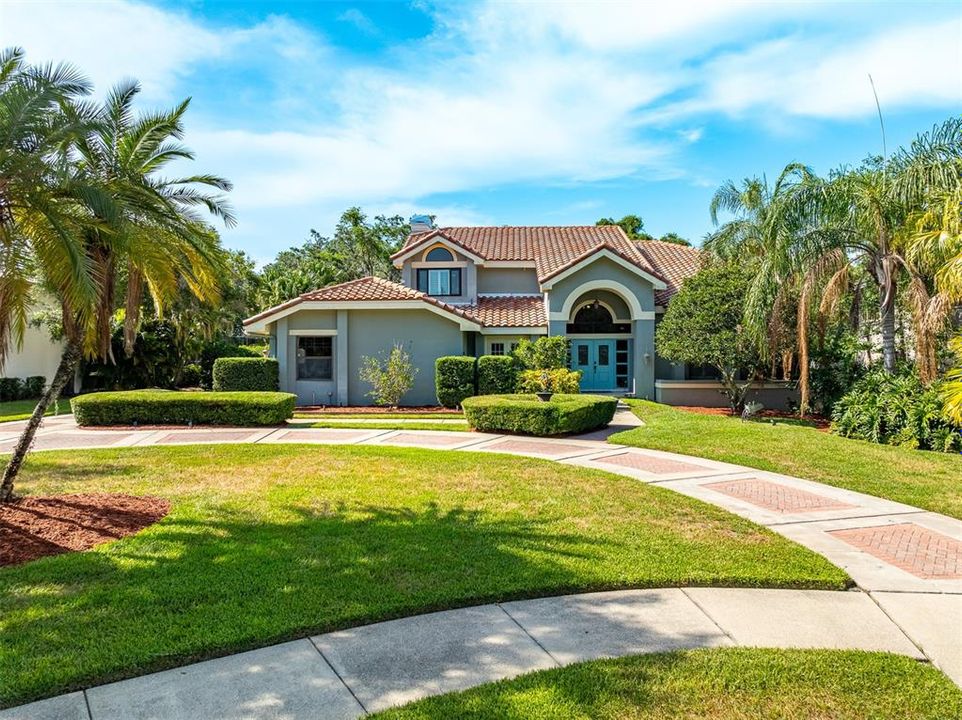 Extensive circular driveway