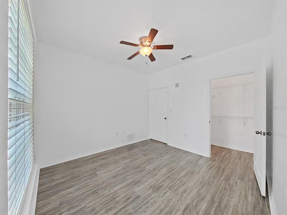 Active With Contract: $240,000 (2 beds, 2 baths, 1045 Square Feet)