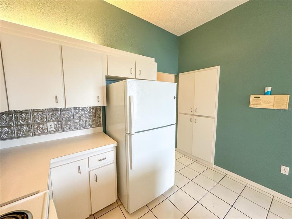 For Sale: $325,000 (3 beds, 2 baths, 2040 Square Feet)