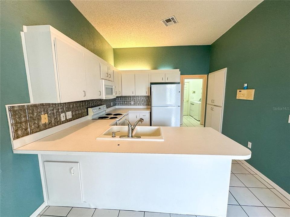 For Sale: $325,000 (3 beds, 2 baths, 2040 Square Feet)