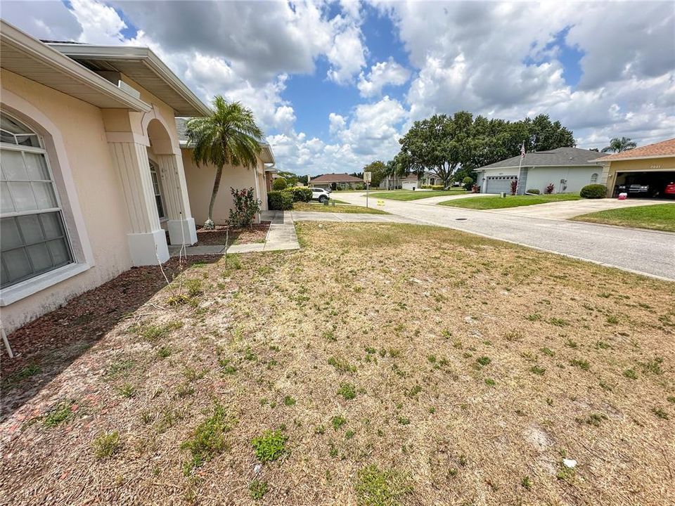 For Sale: $325,000 (3 beds, 2 baths, 2040 Square Feet)