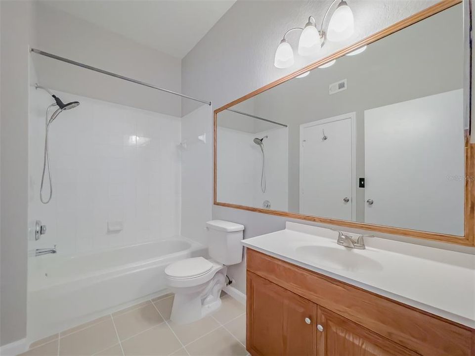 For Sale: $321,900 (2 beds, 2 baths, 1104 Square Feet)