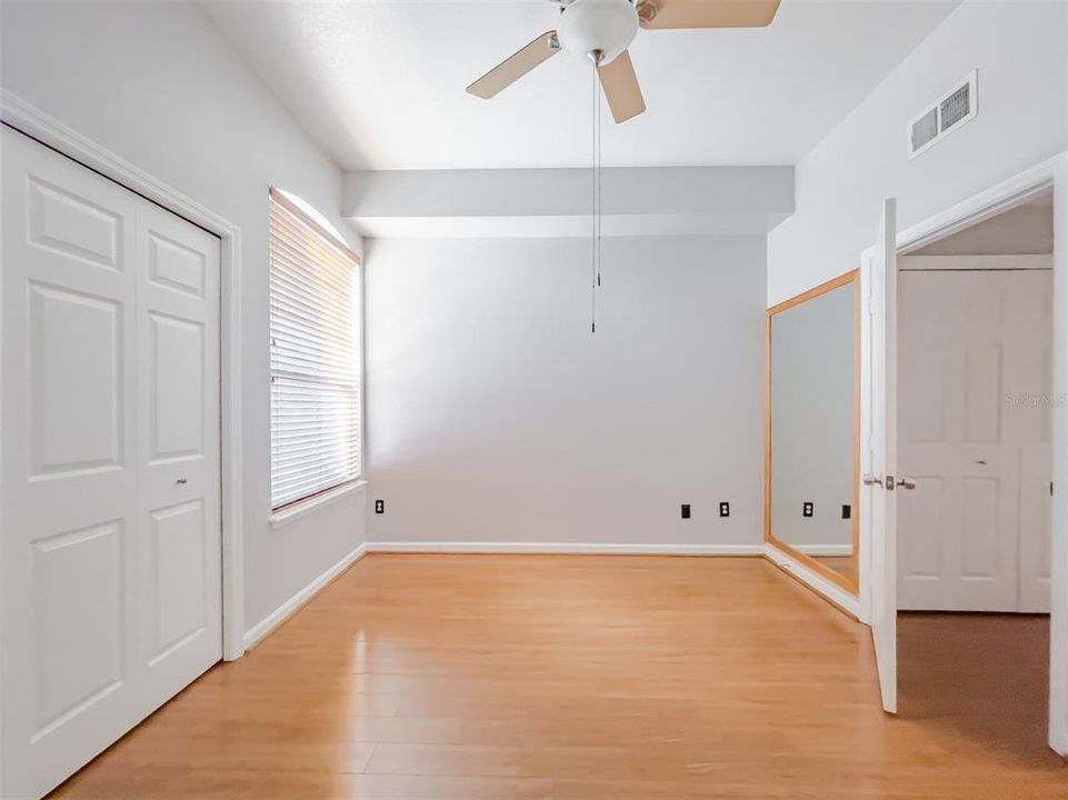For Sale: $321,900 (2 beds, 2 baths, 1104 Square Feet)