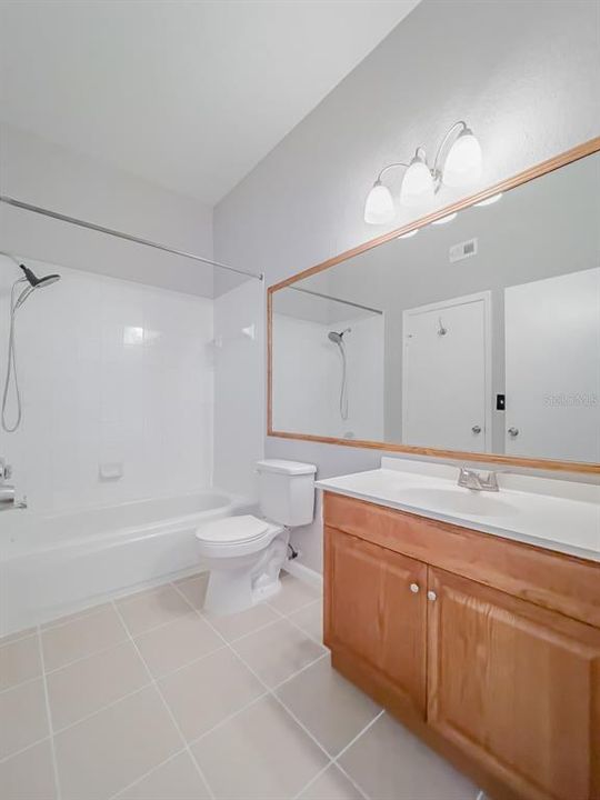 For Sale: $321,900 (2 beds, 2 baths, 1104 Square Feet)