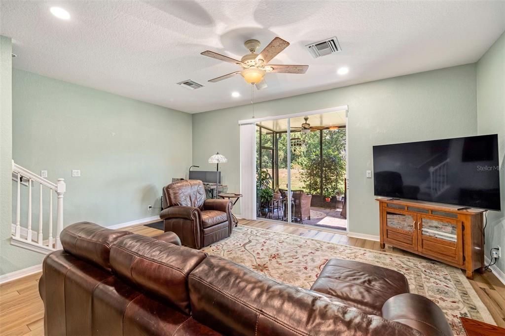 Active With Contract: $387,000 (3 beds, 2 baths, 1608 Square Feet)