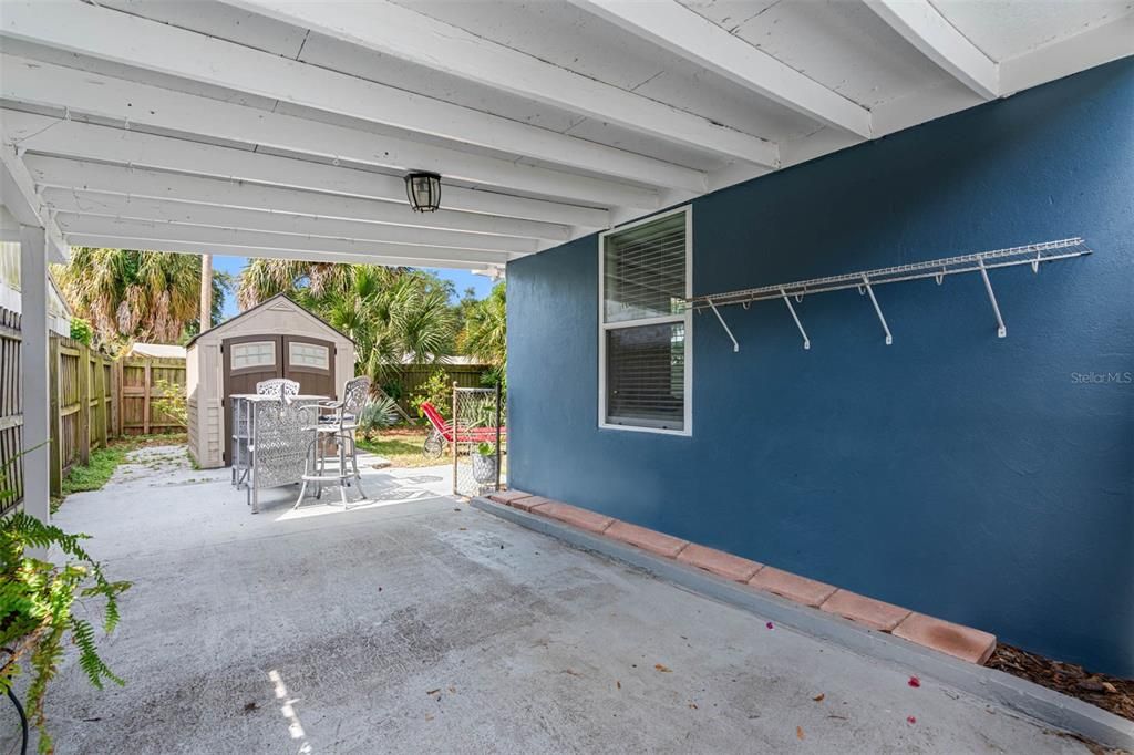 Active With Contract: $355,000 (3 beds, 2 baths, 1248 Square Feet)