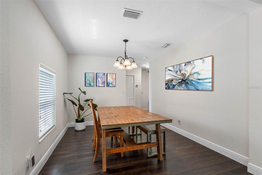 Active With Contract: $355,000 (3 beds, 2 baths, 1248 Square Feet)