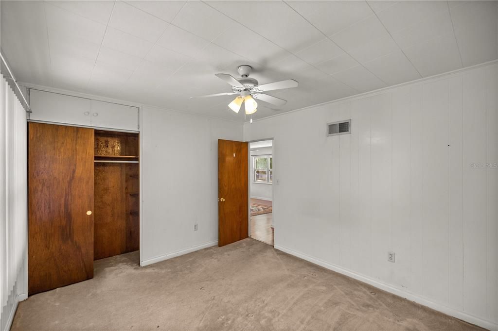 For Sale: $235,000 (3 beds, 1 baths, 1300 Square Feet)