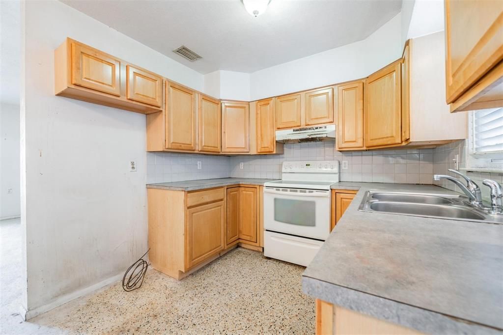 Recently Sold: $324,900 (3 beds, 2 baths, 1343 Square Feet)