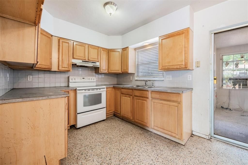 Recently Sold: $324,900 (3 beds, 2 baths, 1343 Square Feet)