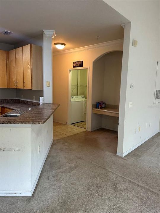 For Rent: $1,300 (1 beds, 1 baths, 908 Square Feet)