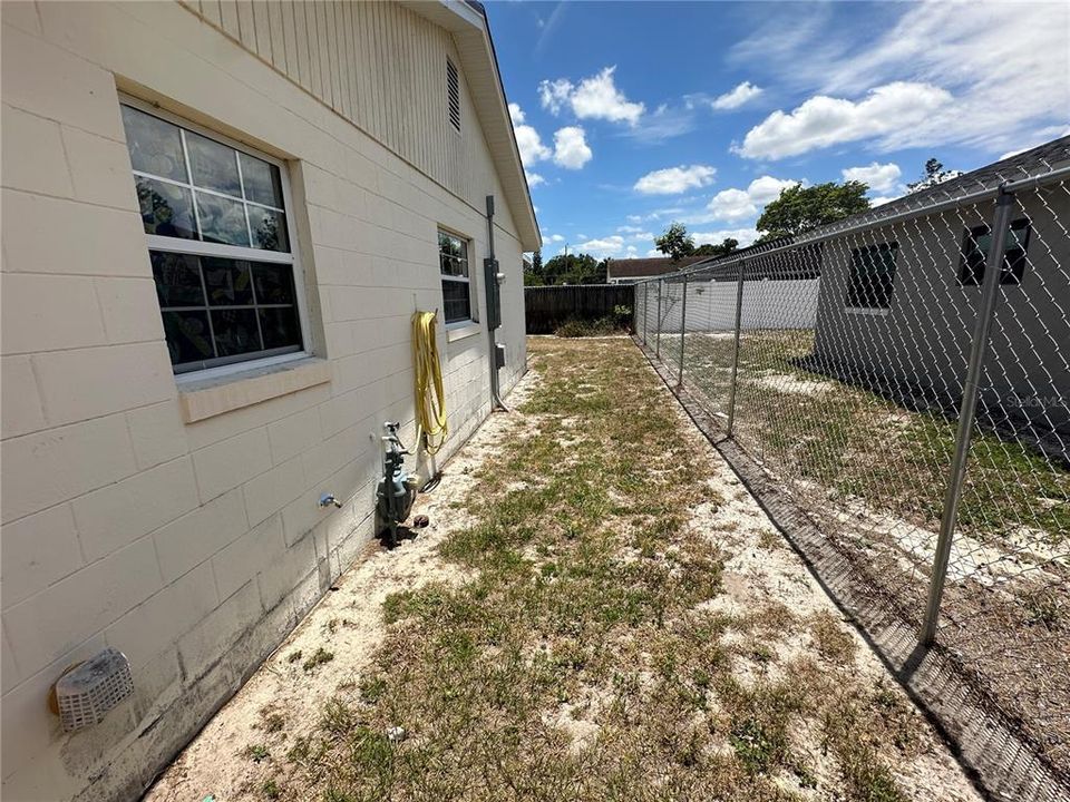 Active With Contract: $340,000 (4 beds, 2 baths, 1546 Square Feet)