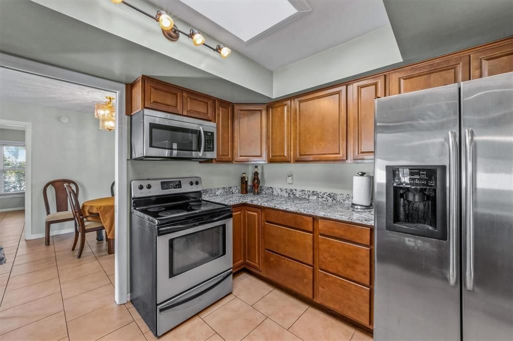 Recently Sold: $450,000 (2 beds, 2 baths, 1738 Square Feet)