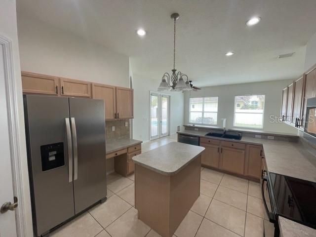 For Rent: $2,900 (4 beds, 3 baths, 2602 Square Feet)