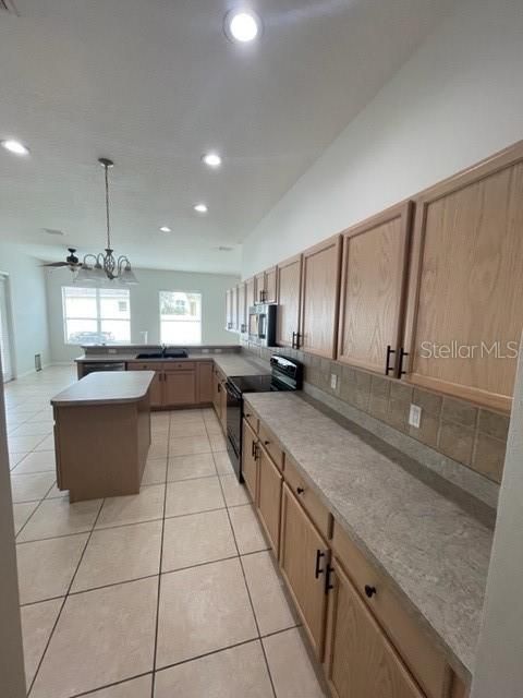 For Rent: $2,900 (4 beds, 3 baths, 2602 Square Feet)