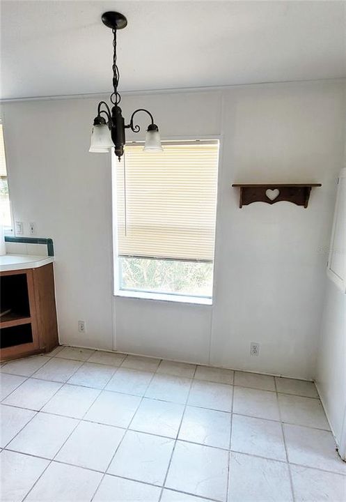 Eat-In-Kitchen / Breakfast Nook