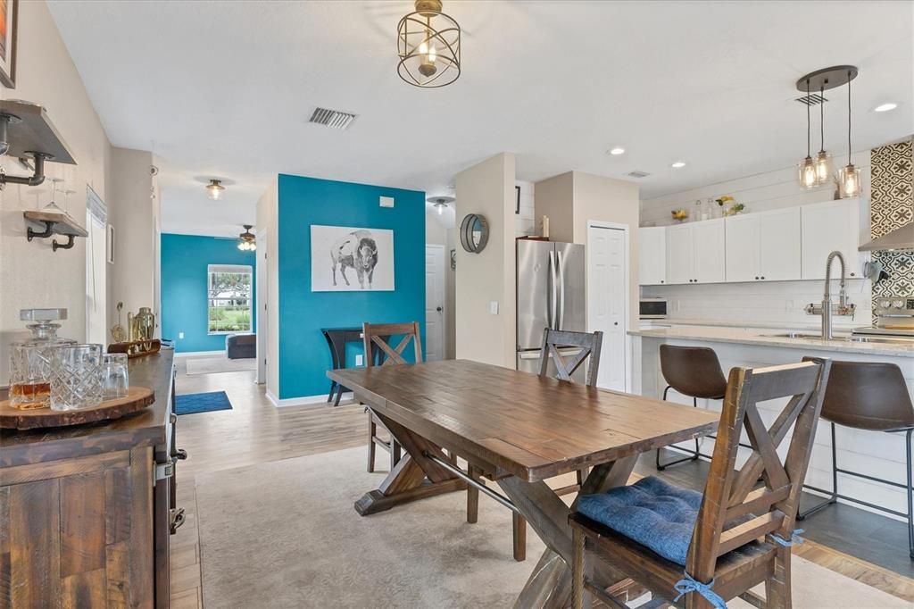 Active With Contract: $315,000 (3 beds, 2 baths, 1644 Square Feet)