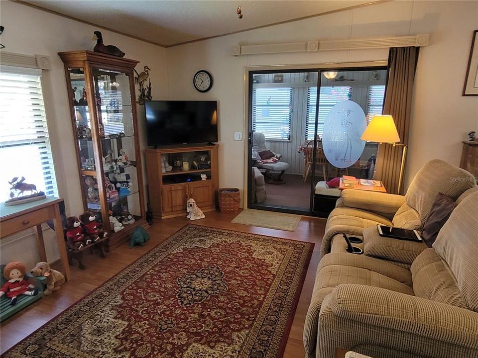 For Sale: $197,500 (2 beds, 2 baths, 1280 Square Feet)