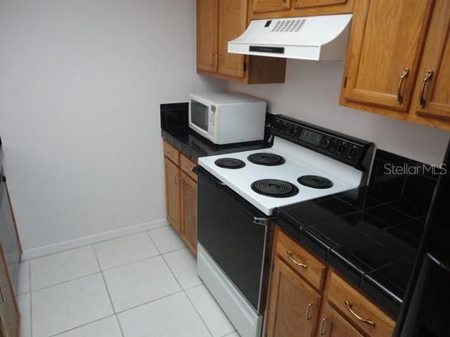 For Rent: $1,700 (3 beds, 3 baths, 1370 Square Feet)