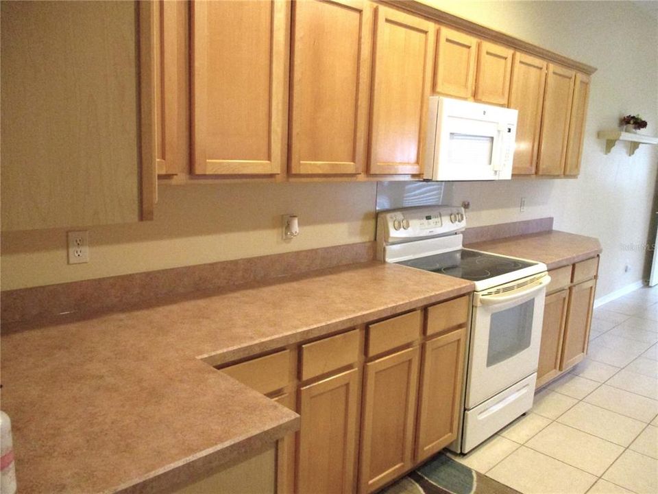 For Sale: $229,000 (2 beds, 2 baths, 1686 Square Feet)