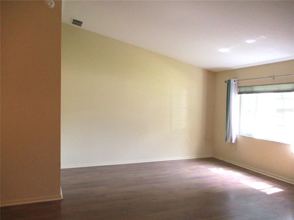 For Sale: $229,000 (2 beds, 2 baths, 1686 Square Feet)