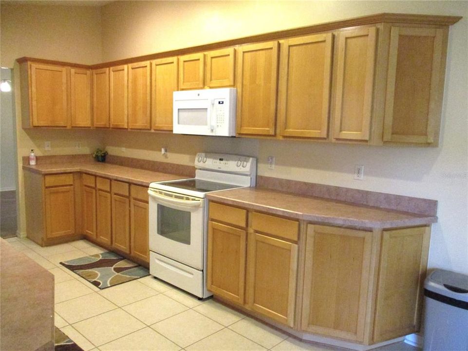 For Sale: $229,000 (2 beds, 2 baths, 1686 Square Feet)