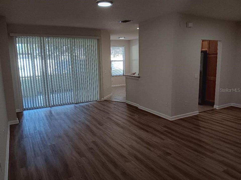 Active With Contract: $1,700 (2 beds, 2 baths, 1429 Square Feet)