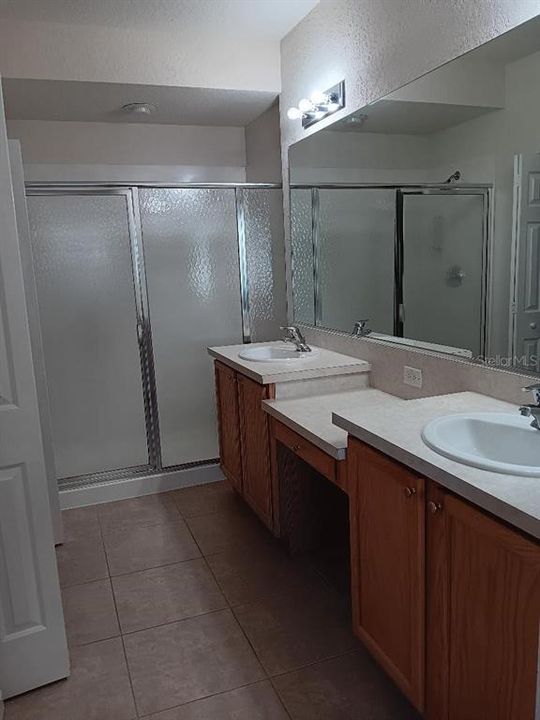 Active With Contract: $1,700 (2 beds, 2 baths, 1429 Square Feet)