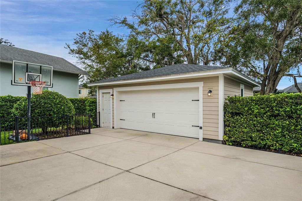 Oversized 2 Car Garage