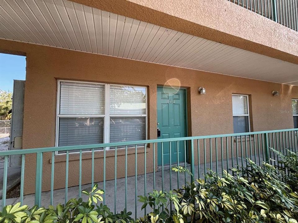 For Sale: $147,500 (2 beds, 2 baths, 920 Square Feet)