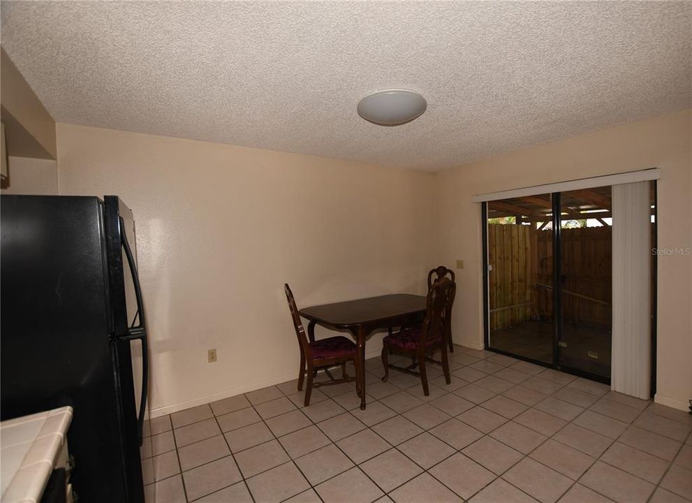 Active With Contract: $1,400 (2 beds, 2 baths, 1080 Square Feet)