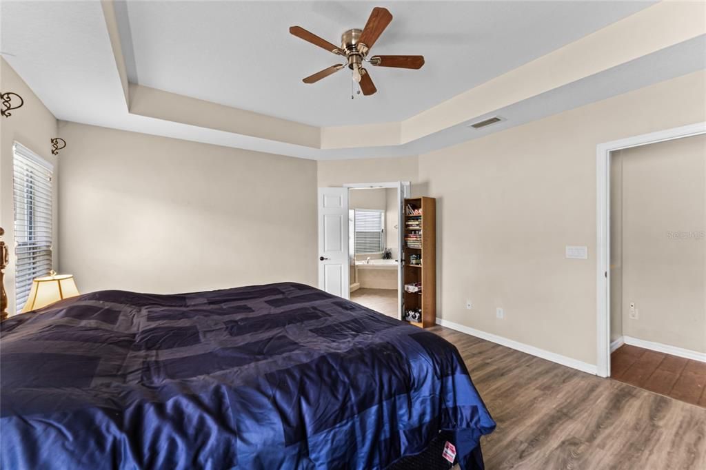 Primary Bedroom w/Ensuite Bathroom