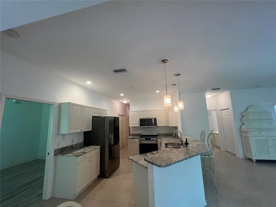 For Rent: $1,799 (2 beds, 2 baths, 1364 Square Feet)