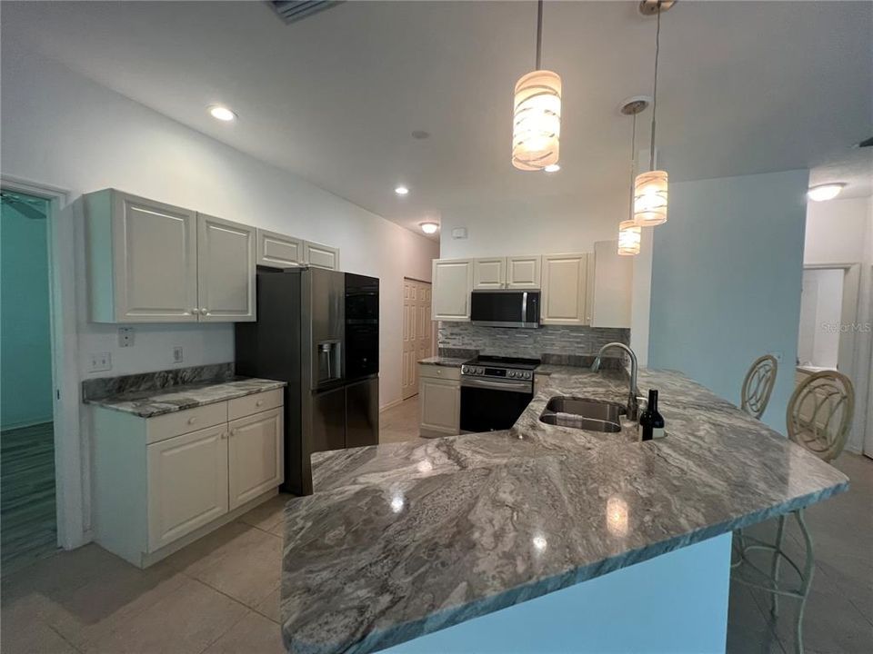 For Rent: $1,799 (2 beds, 2 baths, 1364 Square Feet)