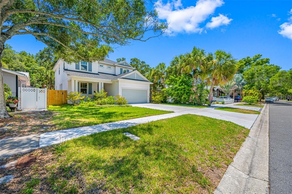 For Sale: $1,000,000 (4 beds, 3 baths, 2902 Square Feet)