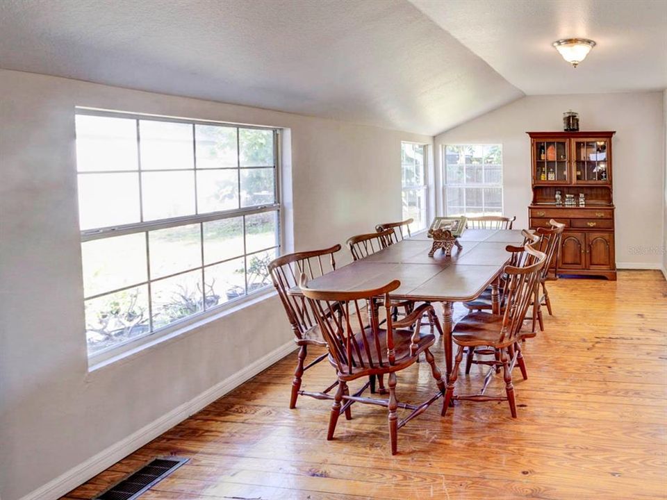 Dining room.