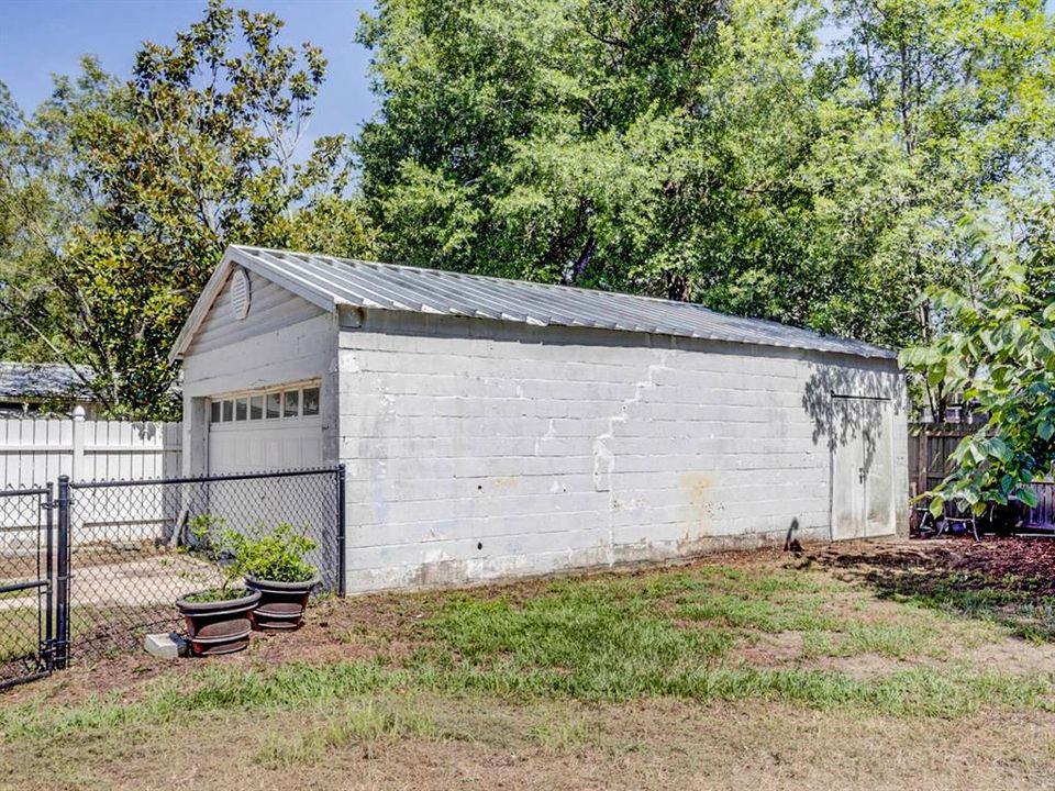 Detached garage.