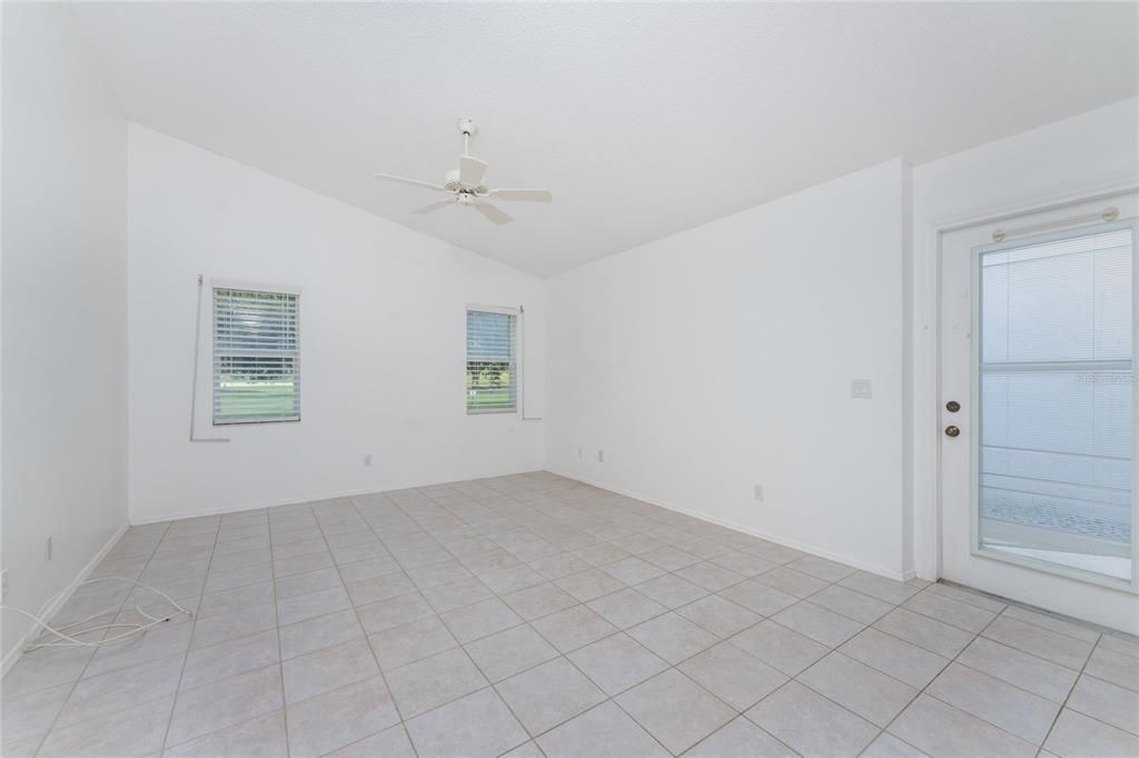 For Sale: $450,000 (2 beds, 2 baths, 1585 Square Feet)