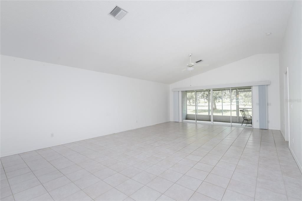 For Sale: $450,000 (2 beds, 2 baths, 1585 Square Feet)