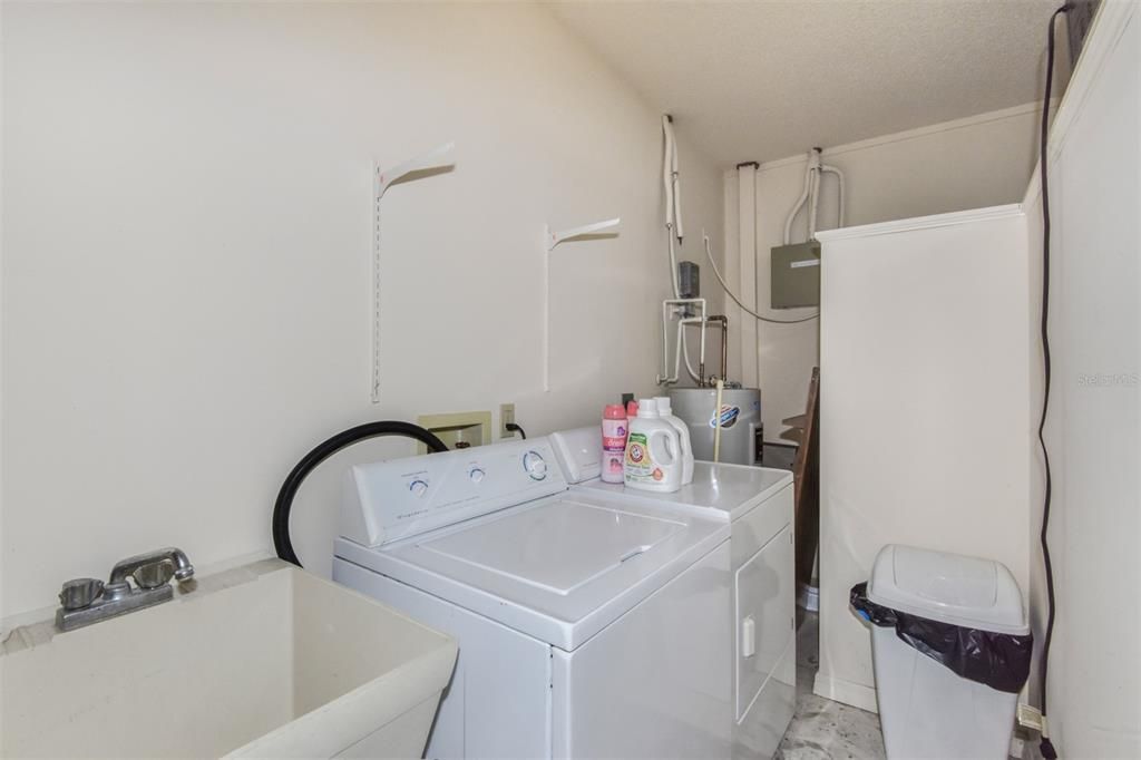 For Sale: $229,000 (2 beds, 2 baths, 1242 Square Feet)