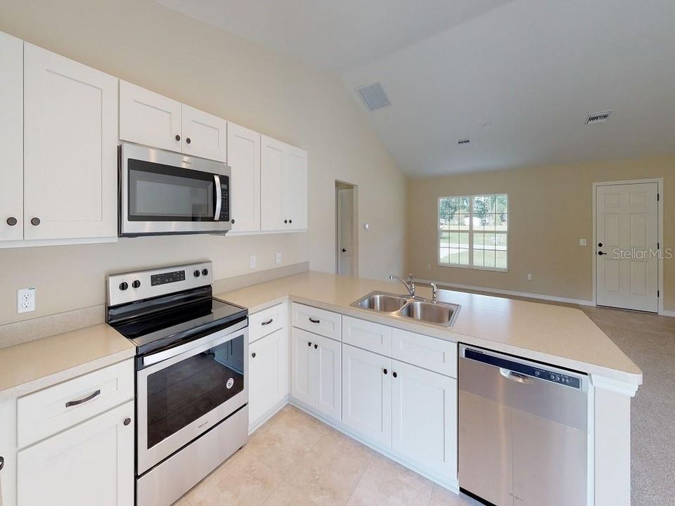 For Sale: $259,800 (3 beds, 2 baths, 1433 Square Feet)